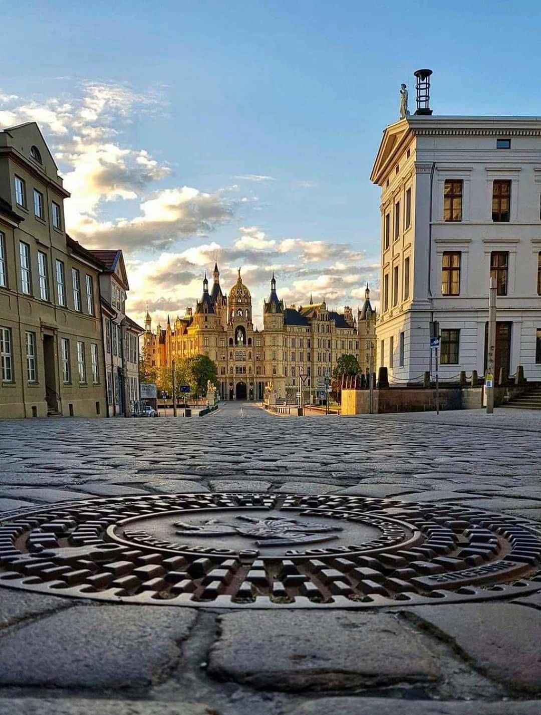 Stilvolle Ferienwohnung Am Stadthafen Schwerin Шверин Екстериор снимка